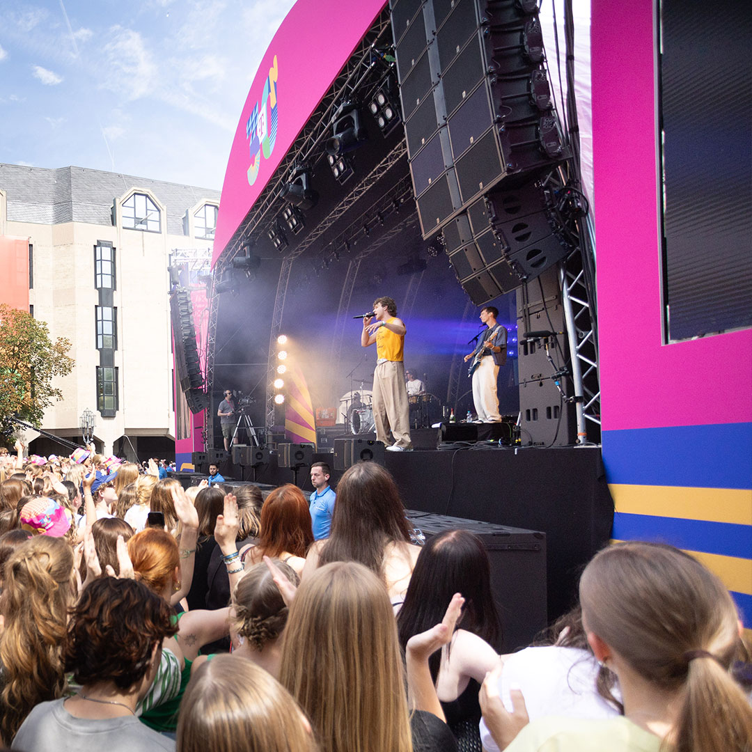 30 Jahre Telekom Musiker auf Bühne Münsterplatz