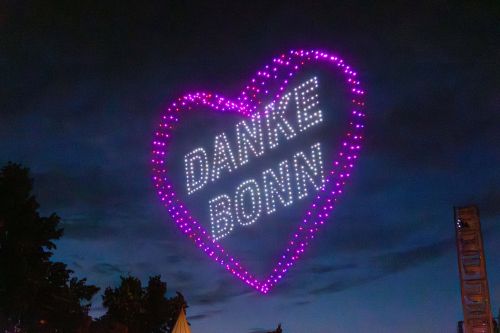 30 Jahre Telekom Drohnenshow Motiv Danke Bonn