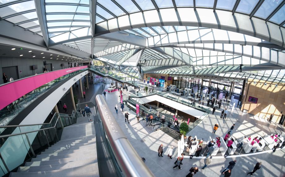 Telekom Hauptversammlung Foyer WCCB