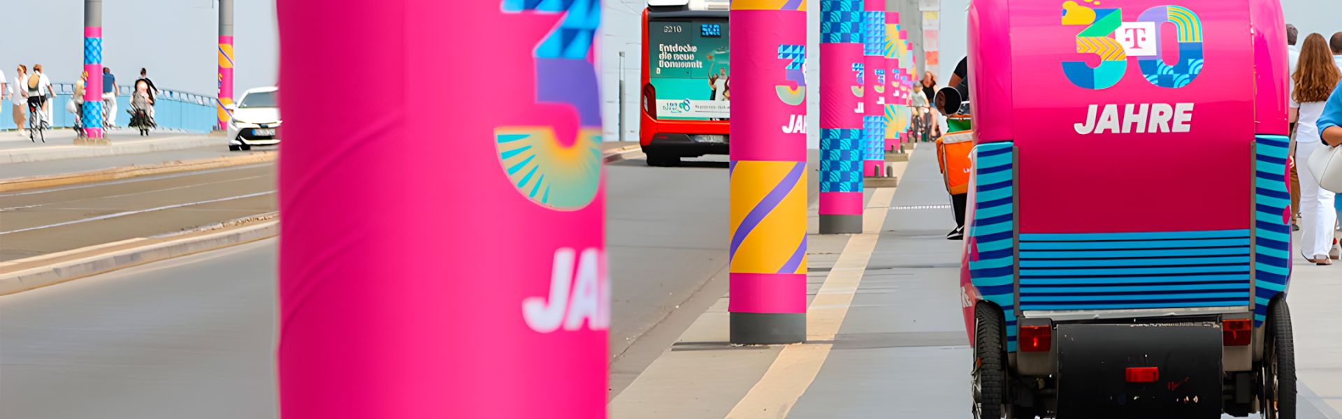 Titelbild für Projekt 30 Jahre Telekom Fest mit Rikscha und Stadtgestaltung