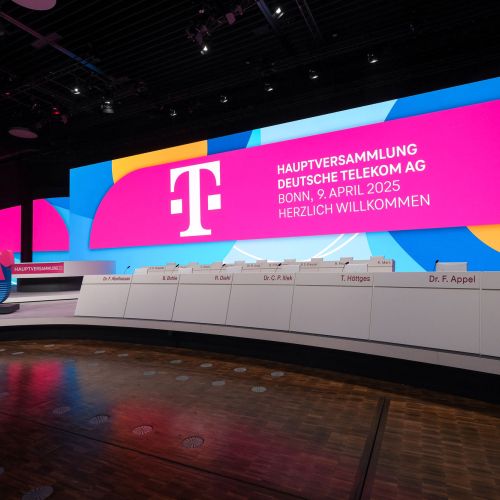 Titelbild Projekt Telekom Hauptversammlung Bühne